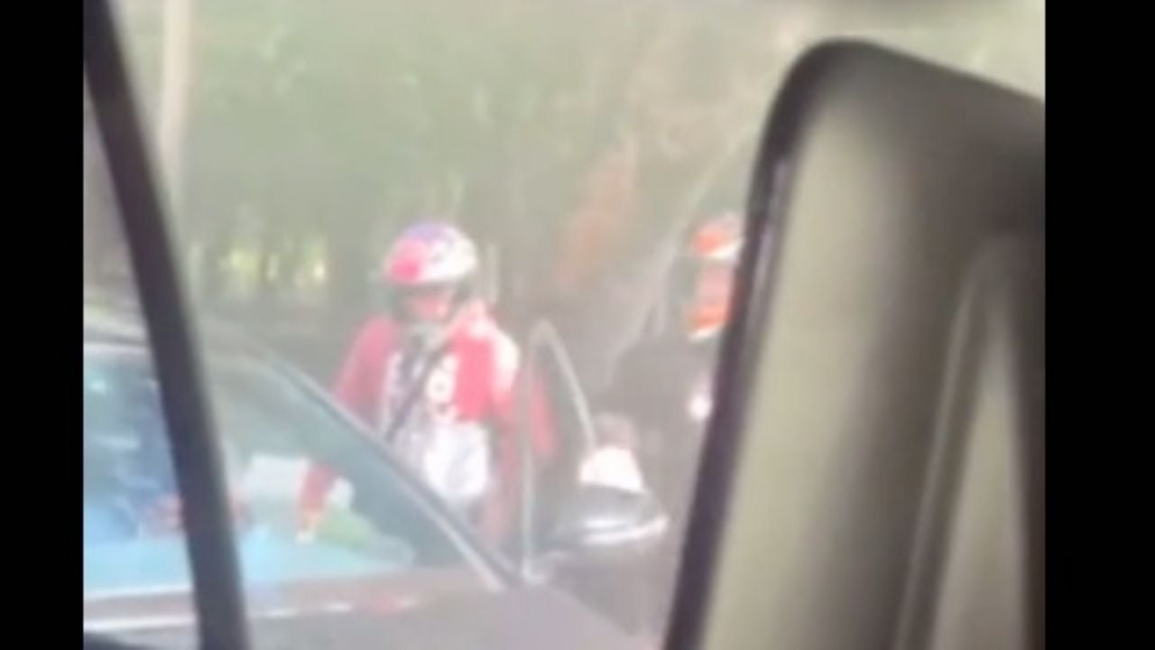 Napaść na kierowcę zarejestrowana w Constituyentes i Circuito Interior (wideo)