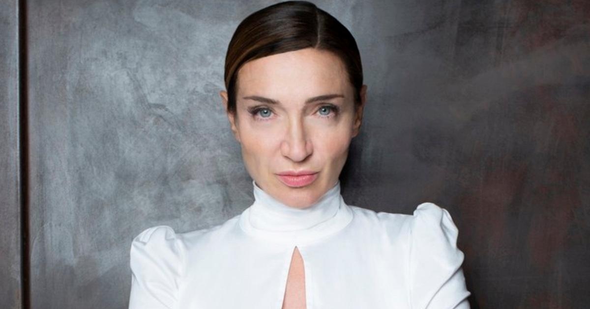 Elisabetta Franchi atropela ciclista e posta: "Minha segunda-feira". Tempestade nas redes sociais