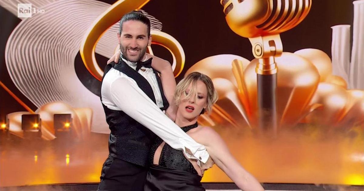 Sonhando... Dançando com as Estrelas, Quickstep de Yuri e Federica Pellegrini