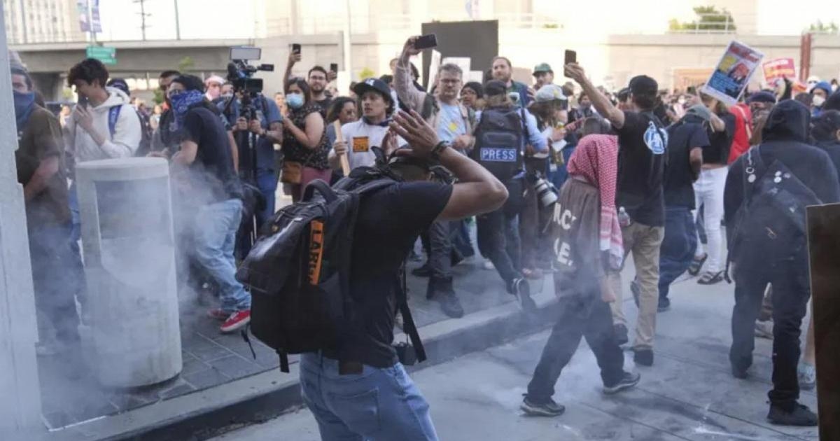 Botsingen na anti-migranteninvallen en arrestaties. Trump: "Onhandige autoriteiten, Washington zal ingrijpen"