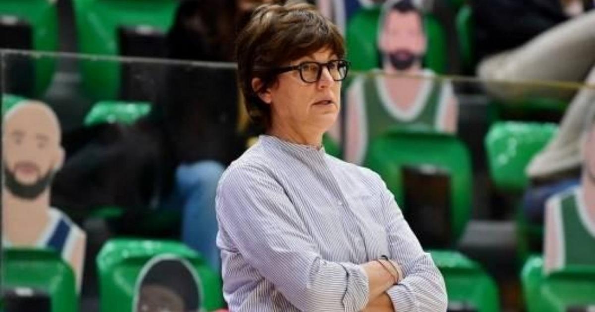 "Estou lisonjeada, mas não serei a primeira treinadora mulher na Série A"