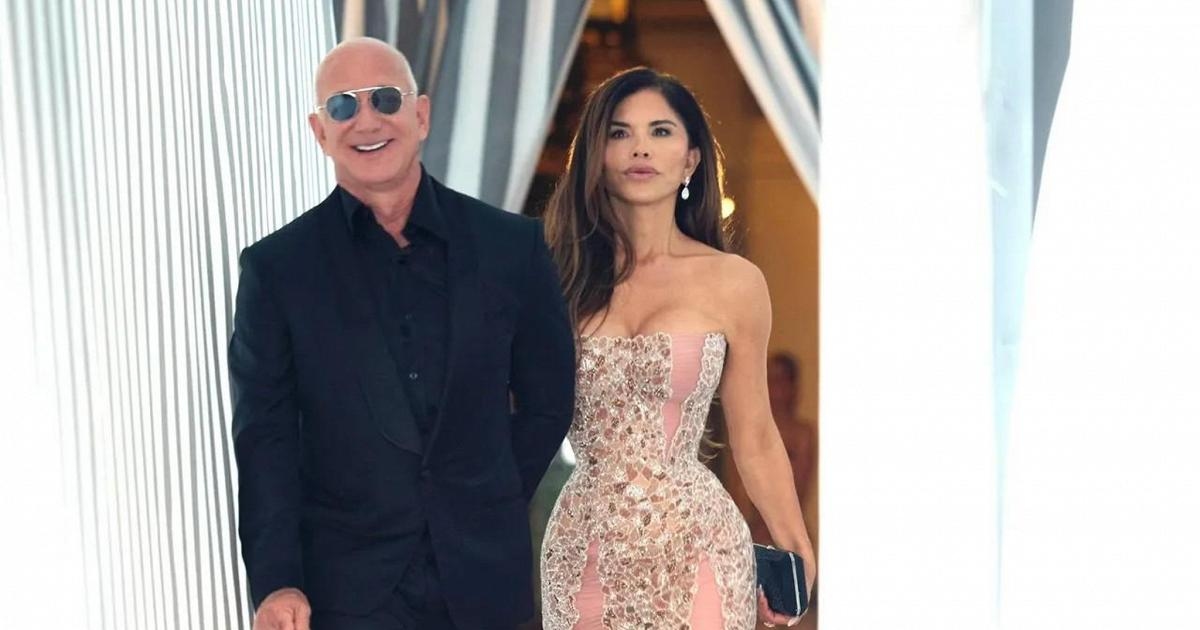 Nozze Bezos, Lauren indossa Versace per l'ultima festa "Dolce notte"