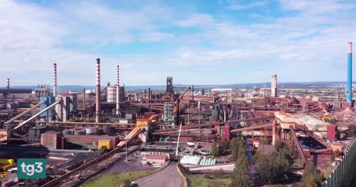 Sindacati: "L'incontro di oggi non è andato bene", è stallo sull'ex Ilva