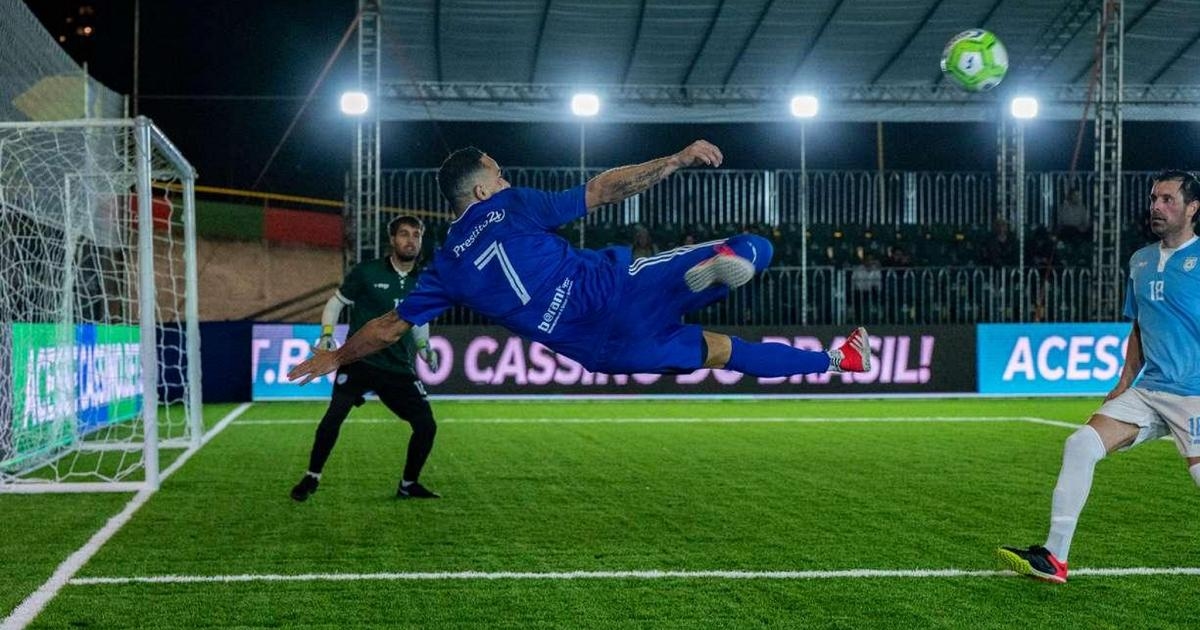 Seven-a-side football. Italy faces Brazil in the final.