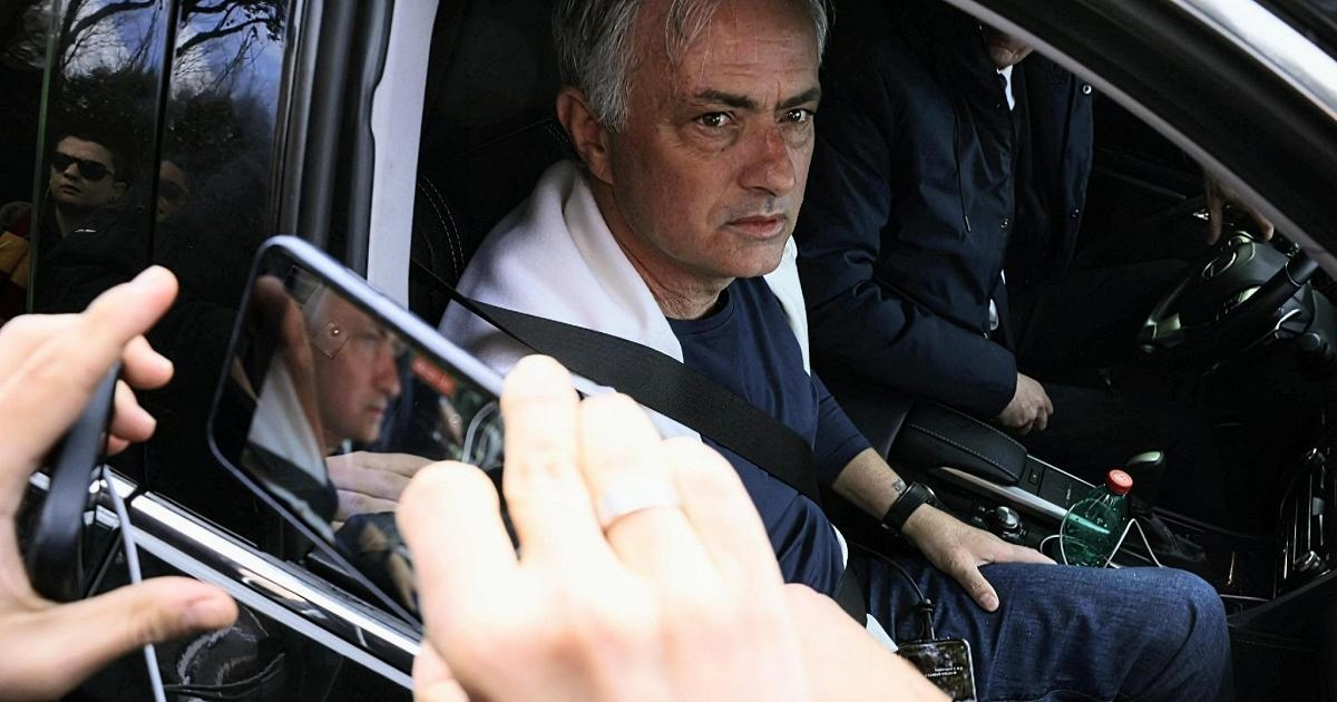 Football : Mourinho rejoint Benfica après la défaite contre Qarabag