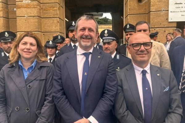 Delmastro visita Ucciardone em Palermo “O Governo está a fazer uma grande aposta nas prisões”