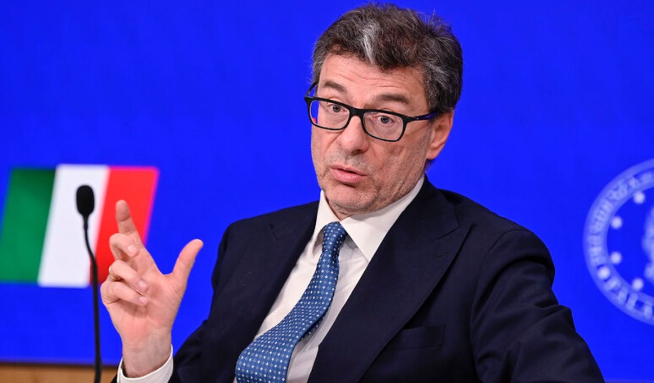 Giorgetti heeft besloten een gloednieuwe EP-belasting in te voeren: er zijn geen uitzonderingen | Italianen zullen in 2025 leeggebloed zijn