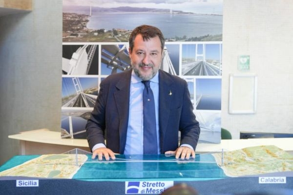Salvini: "A Ponte do Estreito de Messina pode ser uma grande operação antimáfia."