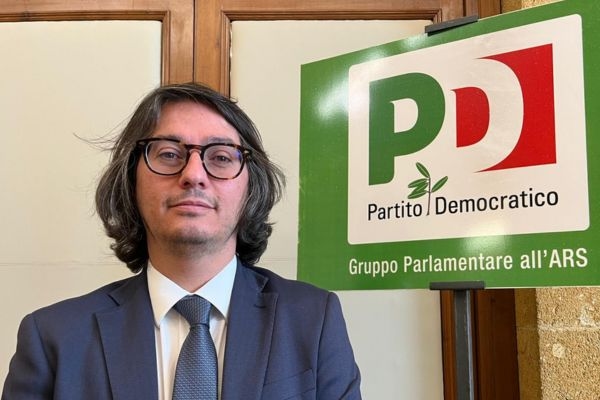 Safina (PD): “La provincia di Trapani divorata dalle fiamme, il governo regionale in silenzio. E’ un crimine contro la Sicilia”
