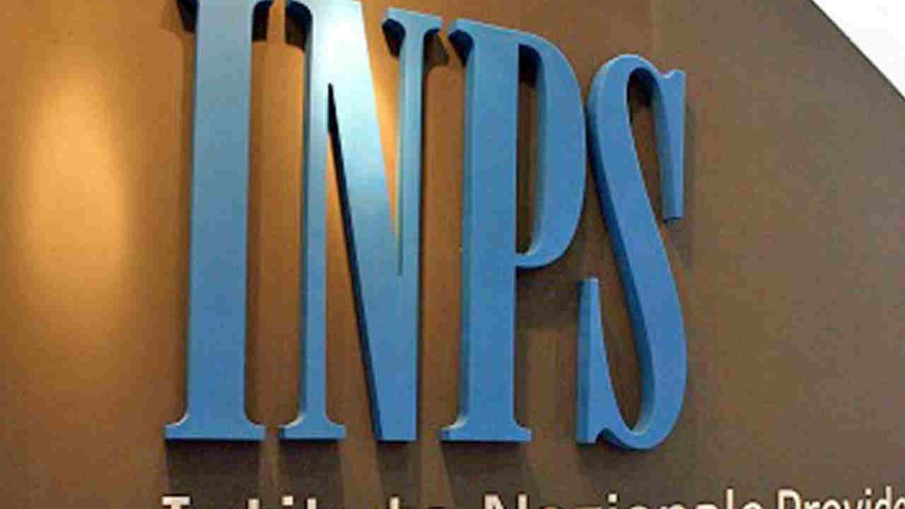 INPS, “Ci siamo sbagliati, dovete ridarci i soldi indietro”: prendete il bonifico e rispeditelo al mittente subito