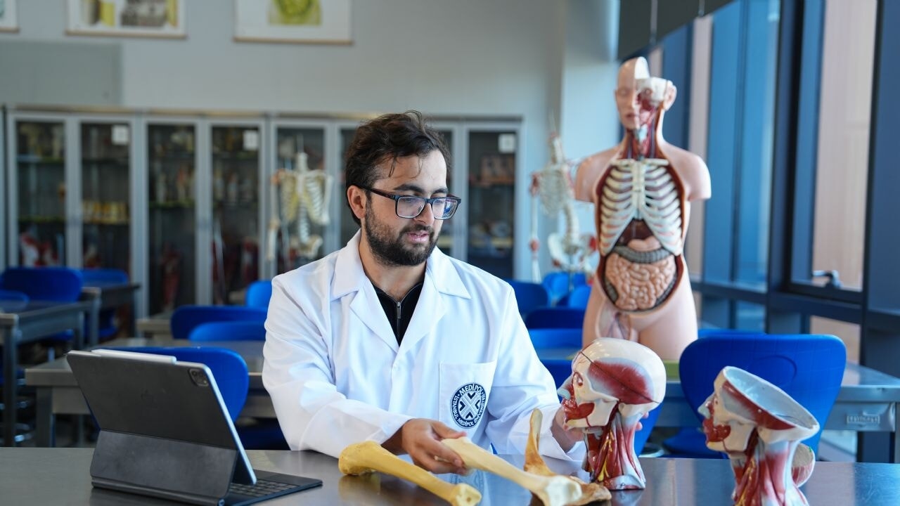 La nouvelle voie pour un jeune de Medipol est la recherche sur le cerveau !