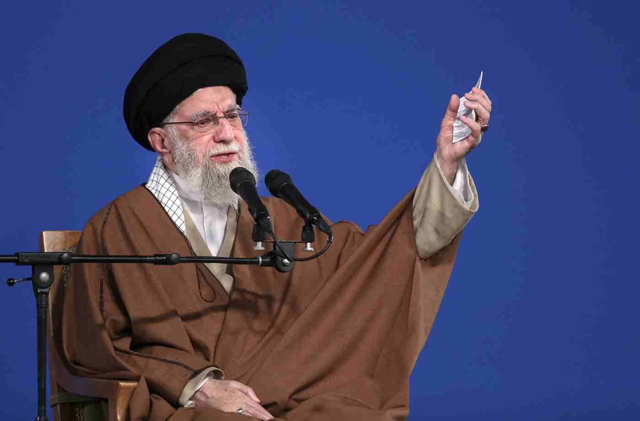 O que Khamenei disse no último vídeo: O líder supremo entre proclamações e prisões