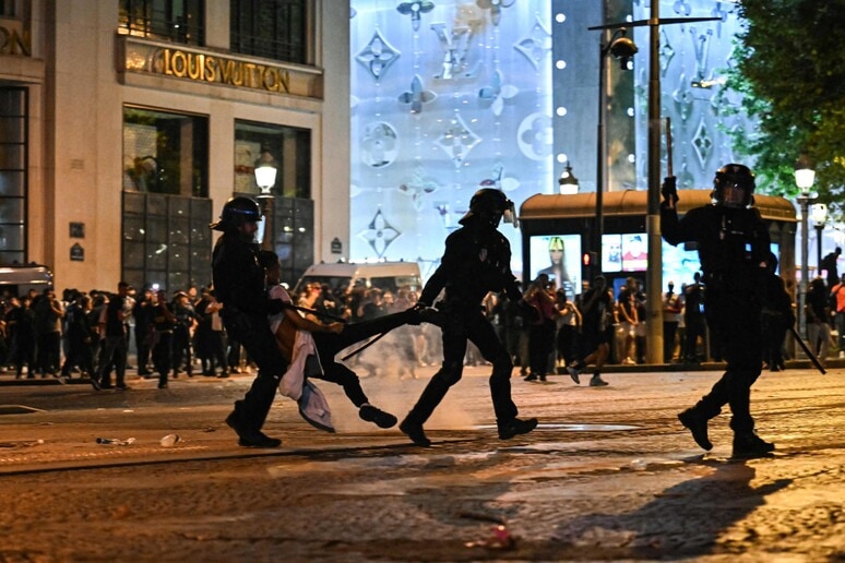 La Champions League se convierte en una guerra de guerrillas: dos muertos y 559 detenidos en Francia