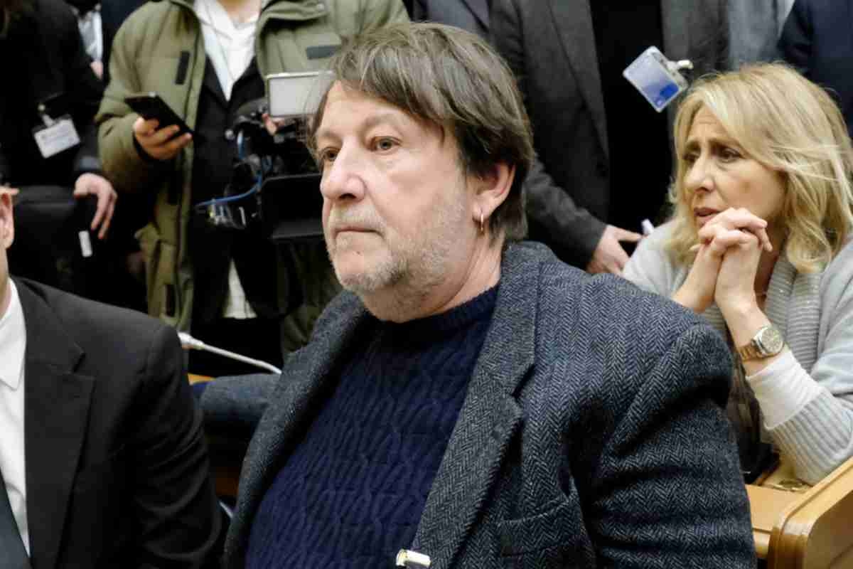 Copasirs Vorwurf: Conte ermächtigte 007, Casarini auszuspionieren