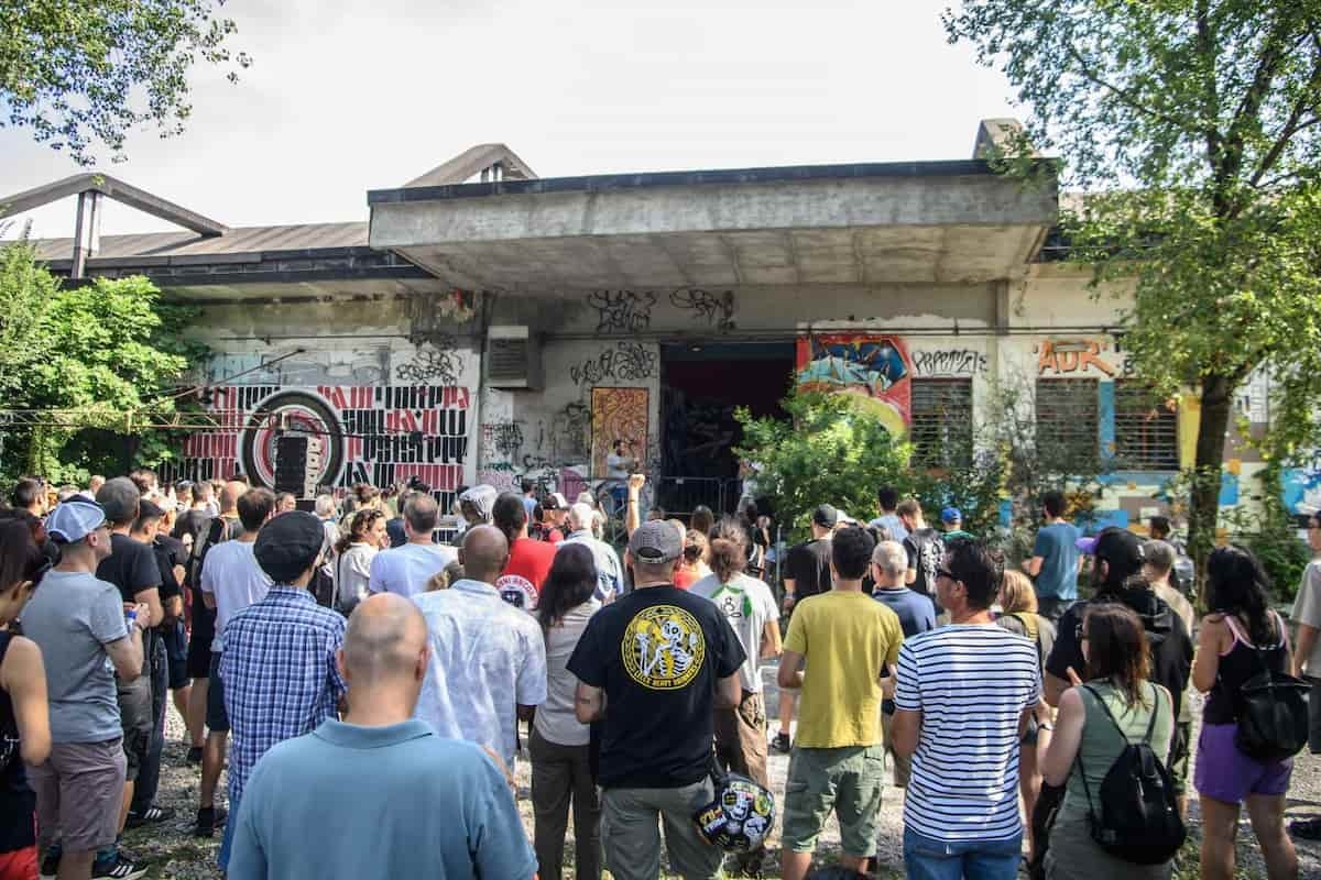 Sgomberato il Leoncavallo: operazione a sorpresa nello storico Centro Sociale occupato di Milano