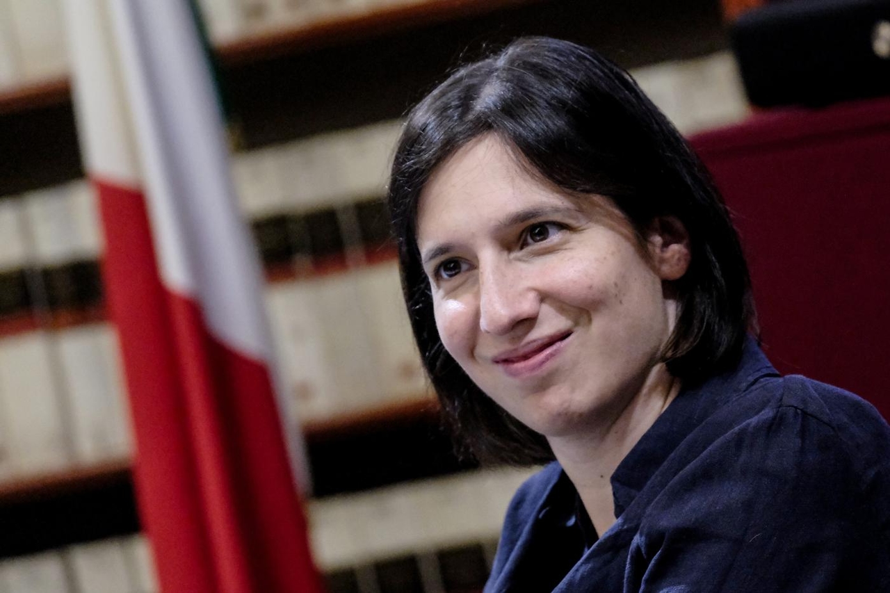 Schlein sfida Meloni: “Destra incapace, siamo pronti a governare: salario minimo subito”