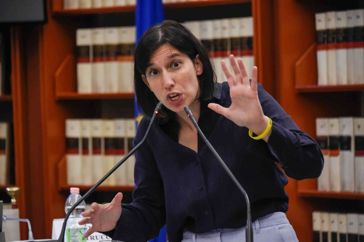 Schlein in missione peacekeeping: la guerra nel Pd in Puglia e Campania verso le Regionali
