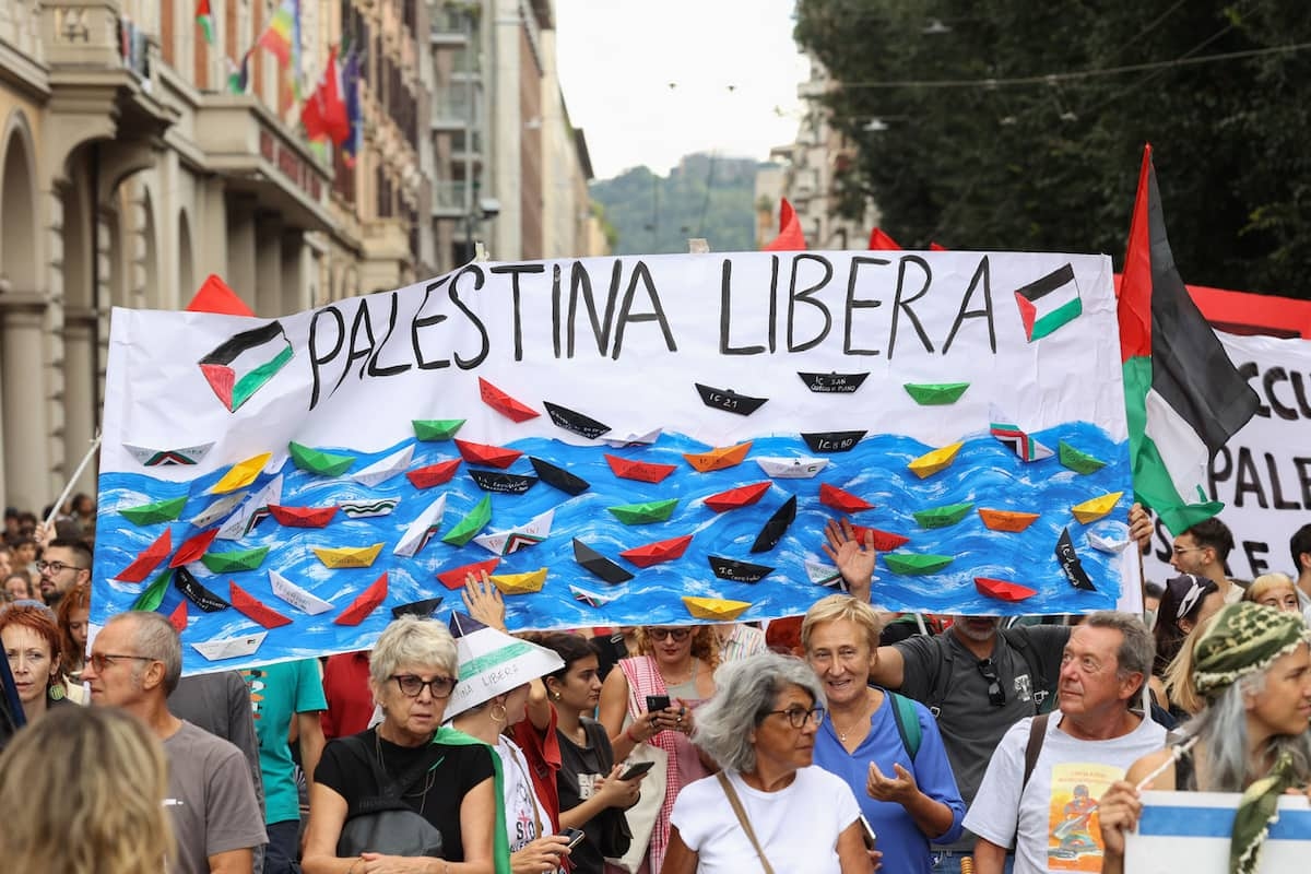 Le peuple italien est contre le génocide, le gouvernement fasciste du lapin est soumis à Israël