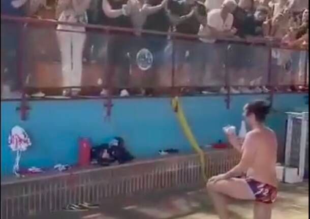 Varese - Aquele sim na piscina em Varese que deixou os fãs do “Von” loucos - Vida - Notícias de Varese