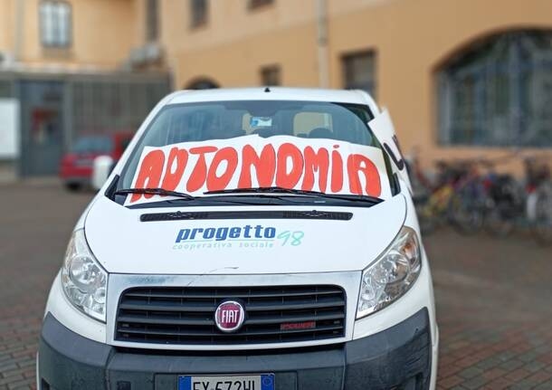 Busto Arsizio - A cooperativa Progetto98 de Busto Arsizio lança a campanha "ALT" para compra de uma nova van - - Varese News