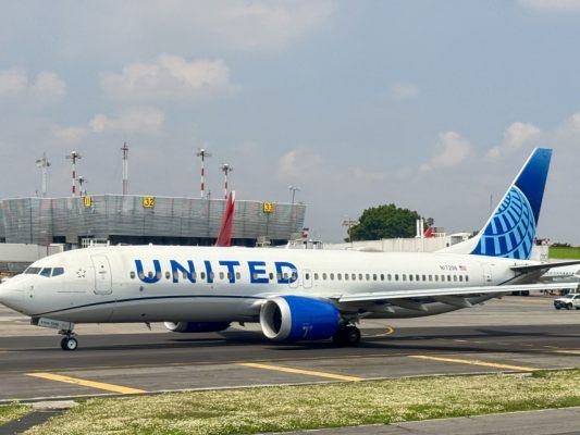 A paralisação do governo nos EUA leva ao cancelamento de milhares de voos.