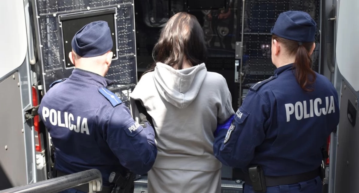 Een 28-jarige vrouw heeft een oudere vrouw met een mes aangevallen. Het gebeurde allemaal in een van de hostels van Jarosław.