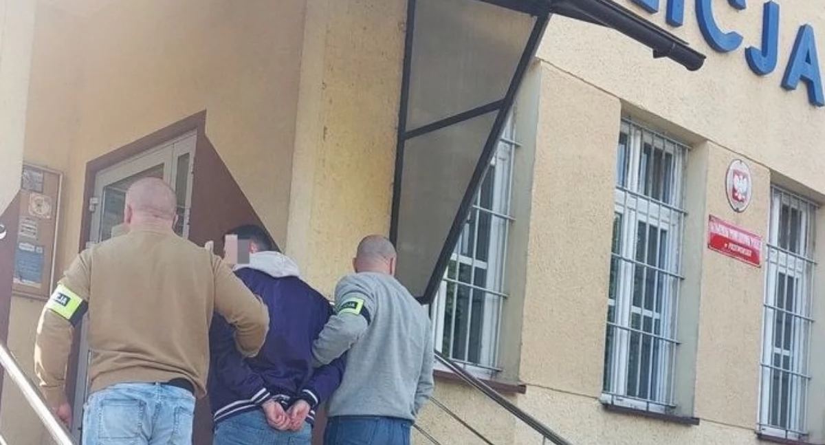 Il 28enne è stato arrestato per possesso di ingenti quantità di droga. Gli investigatori hanno sequestrato quasi mezzo chilo di sostanze proibite [FOTO]