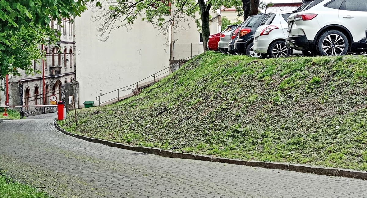 Zaplecze Starostwa Powiatowego w Przemyślu zyska nowy wygląd [ZDJĘCIA]