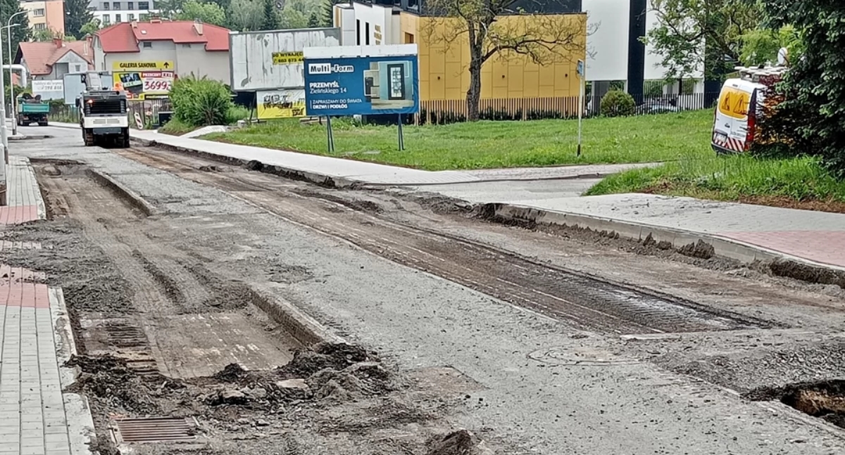Ha comenzado la renovación (adecuada) de la calle Glazera en Przemyśl [FOTOS]