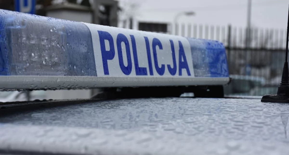 Motorista com carteira de motorista suspensa para sempre é parado por policial