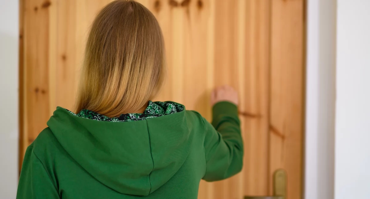 Don't get fooled by the... vacuum cleaner. Salespeople are targeting seniors