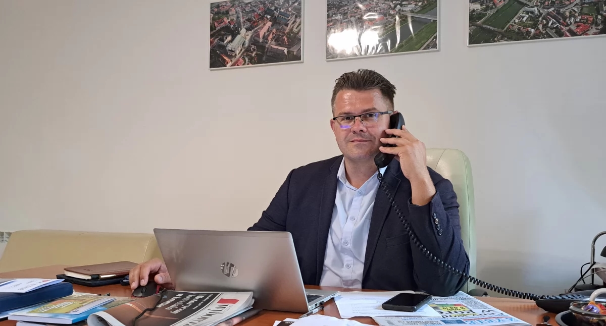 Outro especialista da ZUS de plantão está atrás de nós