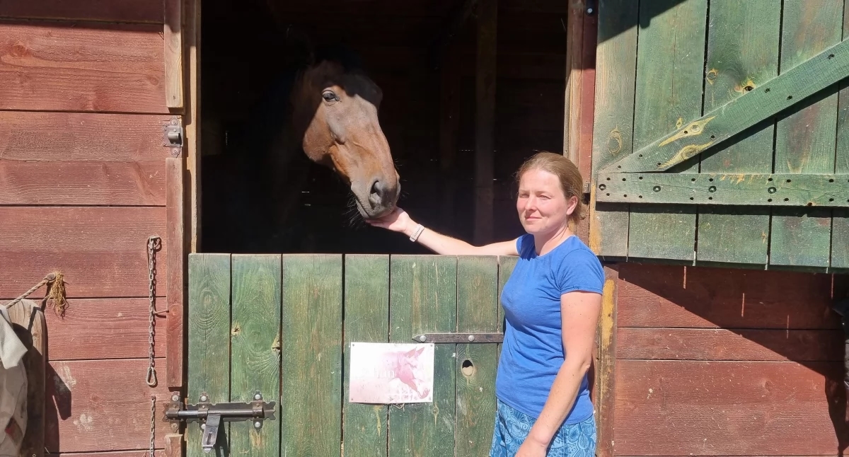 – Los caballos son muy delicados – entrevista con Marta Skrzypczyk, zootécnica, instructora de equitación, hipoterapeuta y propietaria de la granja de caballos Ranczo Podkówka en Lipa [FOTOS, VIDEO]