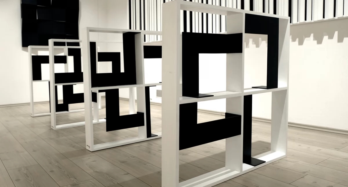 Objects in the gallery