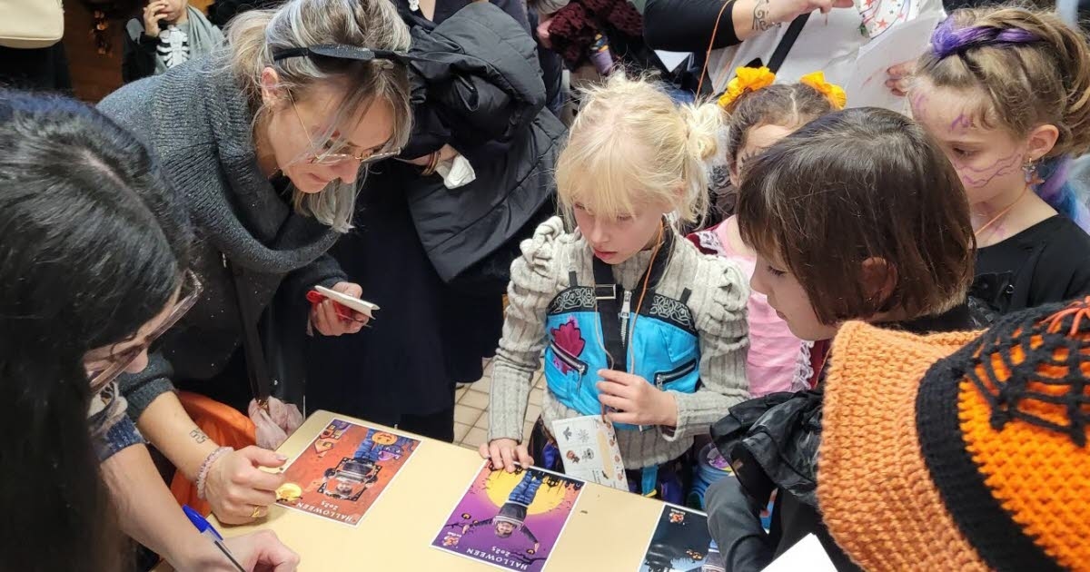 Chaligny. 3 Chali'nin Cadılar Bayramı mağarasında yaklaşık yüz çocuk