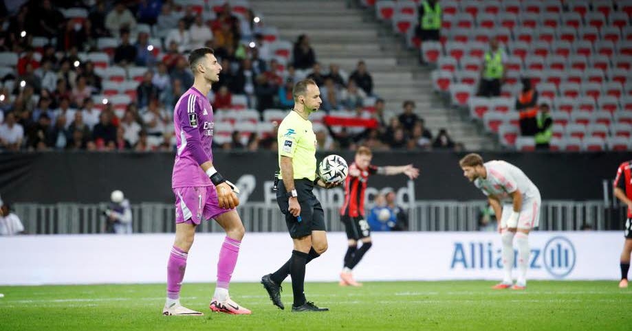 Futbol. "DEAŞ, DEAŞ, sizi sikiyoruz": Estrosi ve Ciotti, Nice-Lyon maçının yarıda kesilmesini kınadı