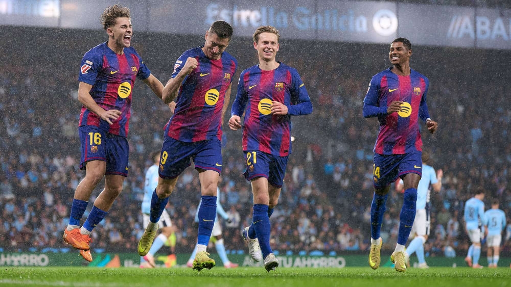 Penaltı, vole ve kafa: Barça, Lewandowski sayesinde Real'in hatasından yararlandı