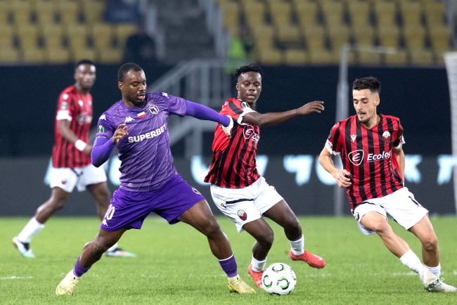 3ª rodada da Liga Conferência: Empates para Raków e Jagiellonia, derrotas para Legia e Lech.