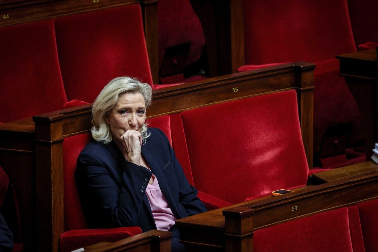 Иммиграция: соглашения 1968 года, текст, облегчающий въезд алжирцев во Францию.