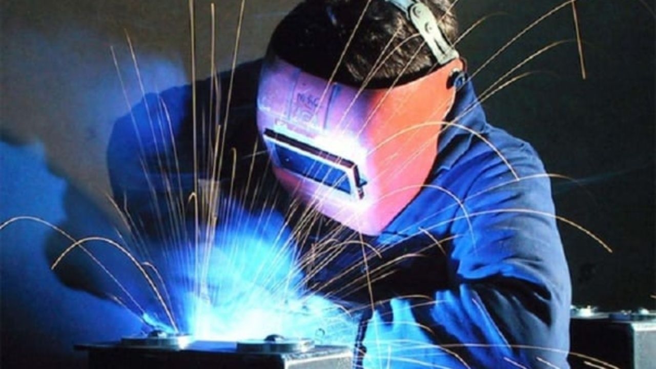 Il y a une pénurie mondiale énorme ; les métallurgistes reçoivent des offres d'emploi avant même d'être diplômés !