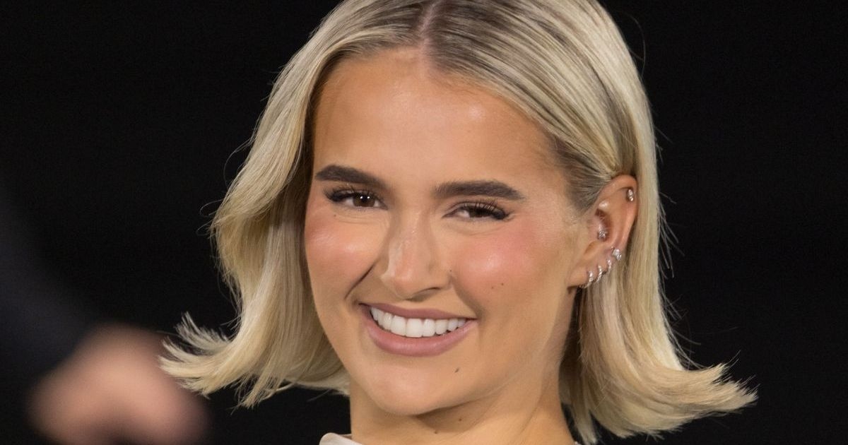 Molly-Mae uses this residue-free dry shampoo to style her new ‘cool girl’ bob