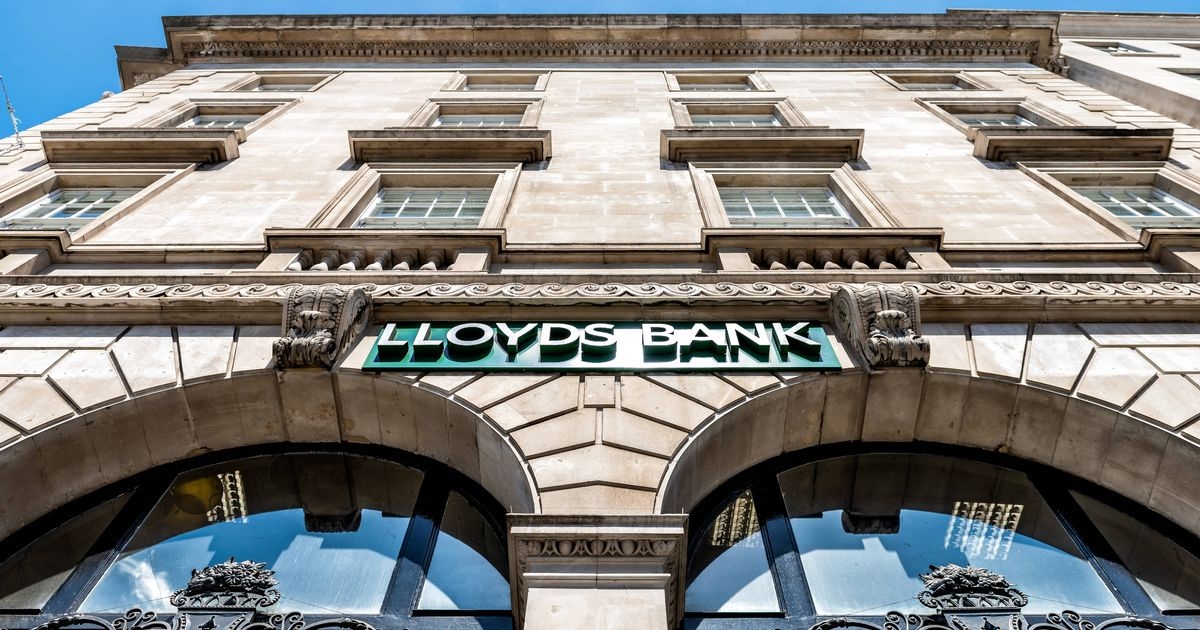 Lloyds Bank оповещает всех клиентов о скидке в 399 фунтов стерлингов