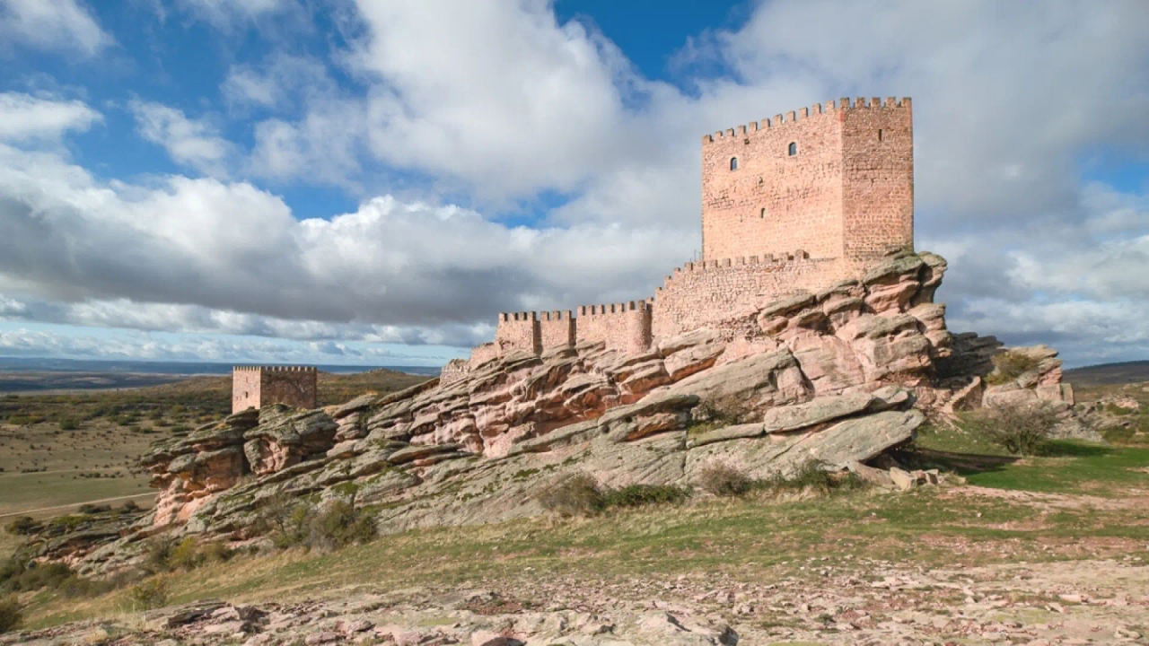 Bu Cadılar Bayramı'nda ziyaret edebileceğiniz Avrupa'nın en gizemli ve bilinmeyen kaleleri