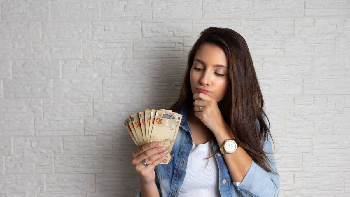 Für die Menschen in Kolumbien läuft das Leben gut, aber dem Land geht es schlecht und der Welt noch schlechter; Kriminalität sollte laut einer Studie von FII und Ipsos Priorität haben.