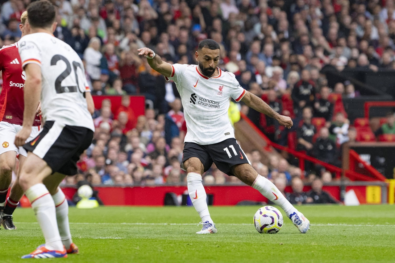 CANLI. Liverpool - Manchester United: Kırmızı Şeytanlar Anfield'ı havalandırıyor, maçı takip edin