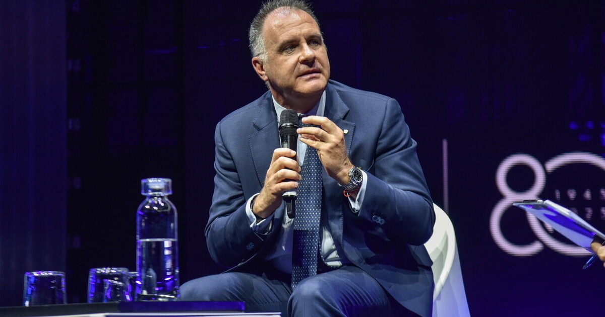 As Orsini-Schlein. Confindustria (Italiaanse Industriëlen) steunt de tegenbegroting van de Democratische Partij: "De EU straft bedrijven."