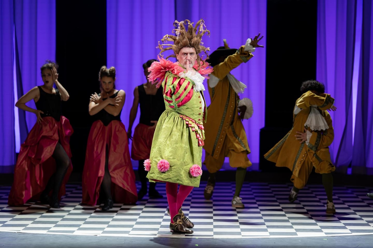 Am Théâtre Antoine in Paris spielt Jean-Paul Rouve den herrlich lächerlichen Monsieur Jourdain