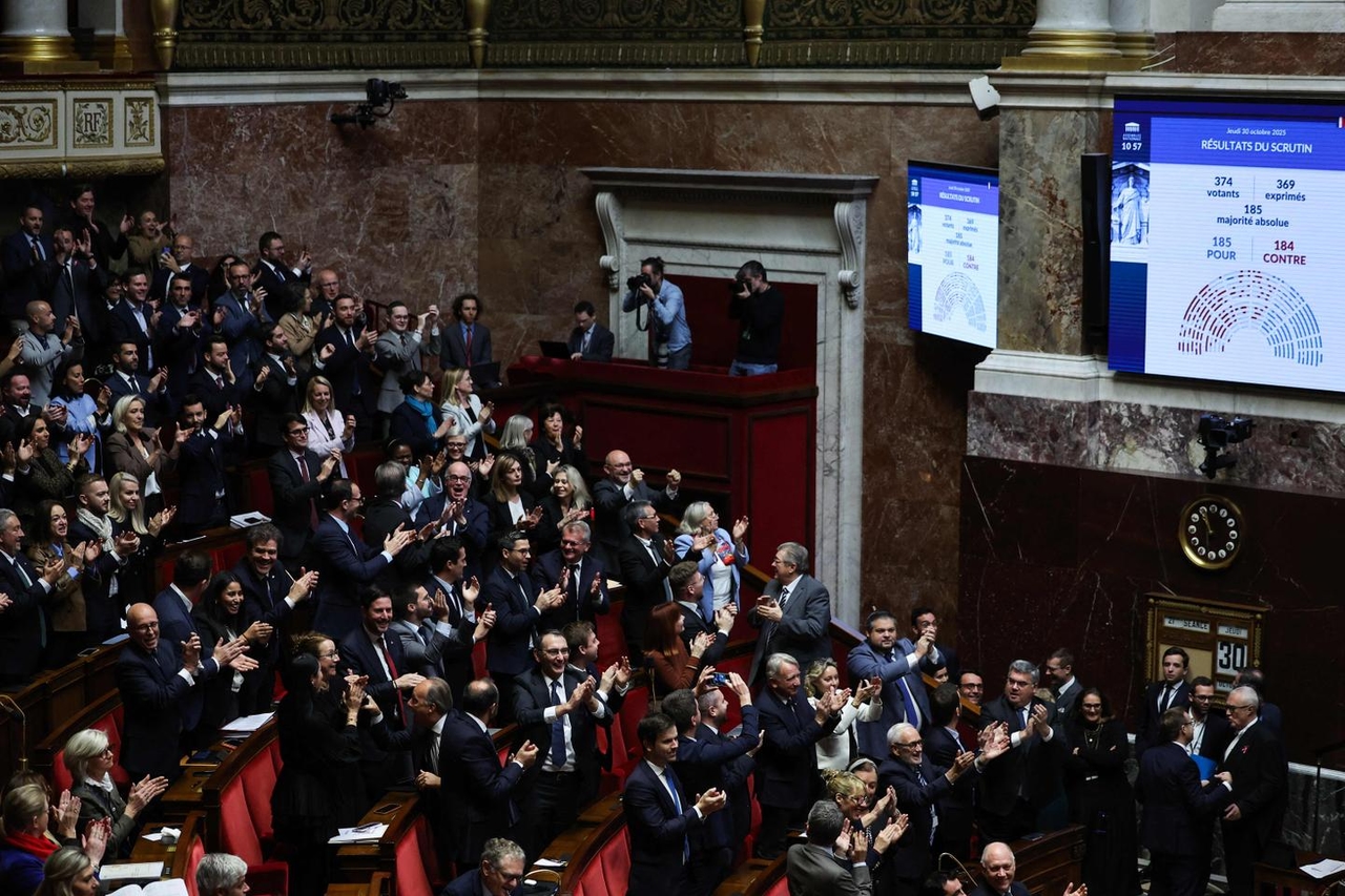 Argel considera que la resolución de la Asamblea Nacional que denuncia el acuerdo migratorio de 1968 es, por el momento, un asunto exclusivamente francés.