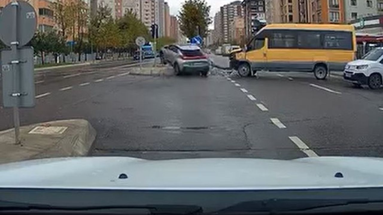 A driver who ran a red light in Beylikdüzü caused an accident.