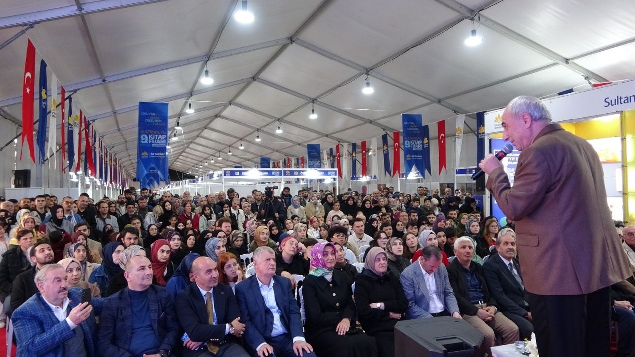The 9th Book Fair, which was held in Sultanbeyli, has ended.